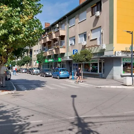 Emem شقة Kursumlija