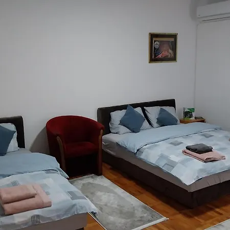 Emem شقة Kursumlija