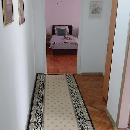 Emem شقة Kursumlija